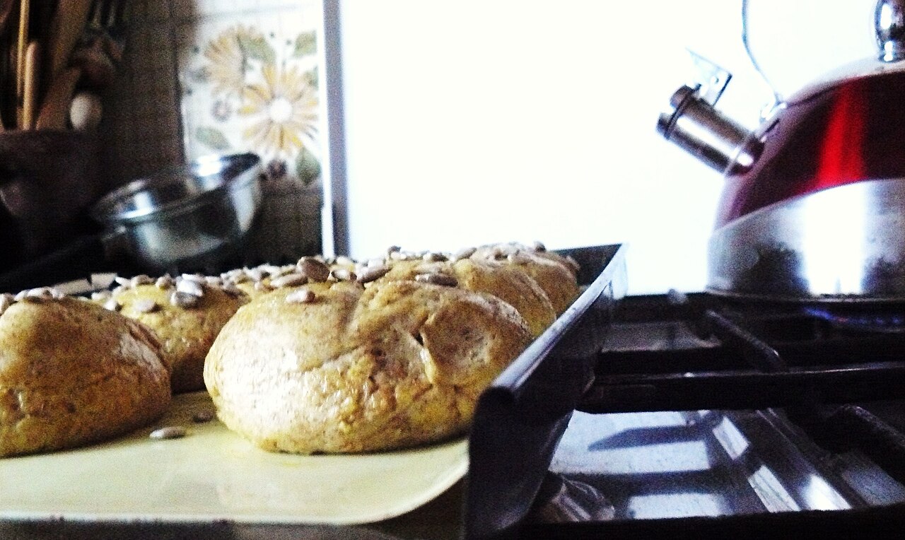 Banana Cinnamon & Almond Tea Loaf
